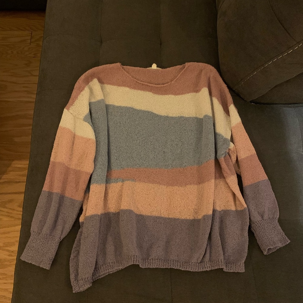 Women’s lightweight sweater